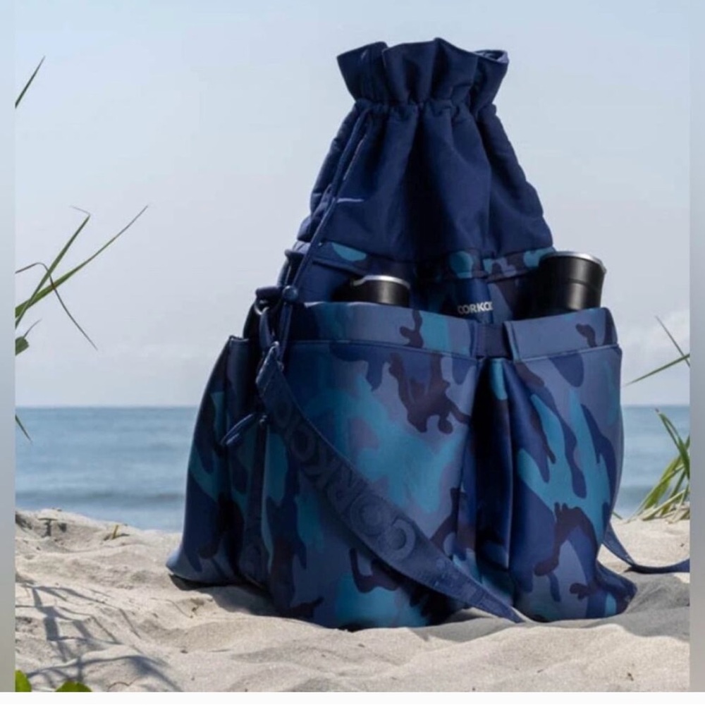 Corkcicle Blue Camo Bag